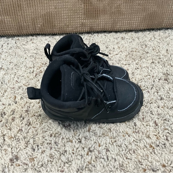 Nike Toddle Black High-Top BootsKids size 6C - Picture 6 of 9